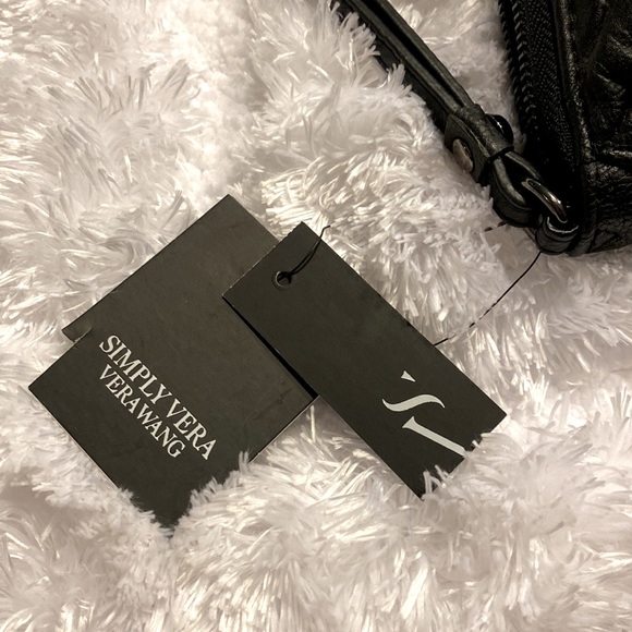 New Simply Vera Wristlet with Tags & Plastic Covering - Picture 2 of 5